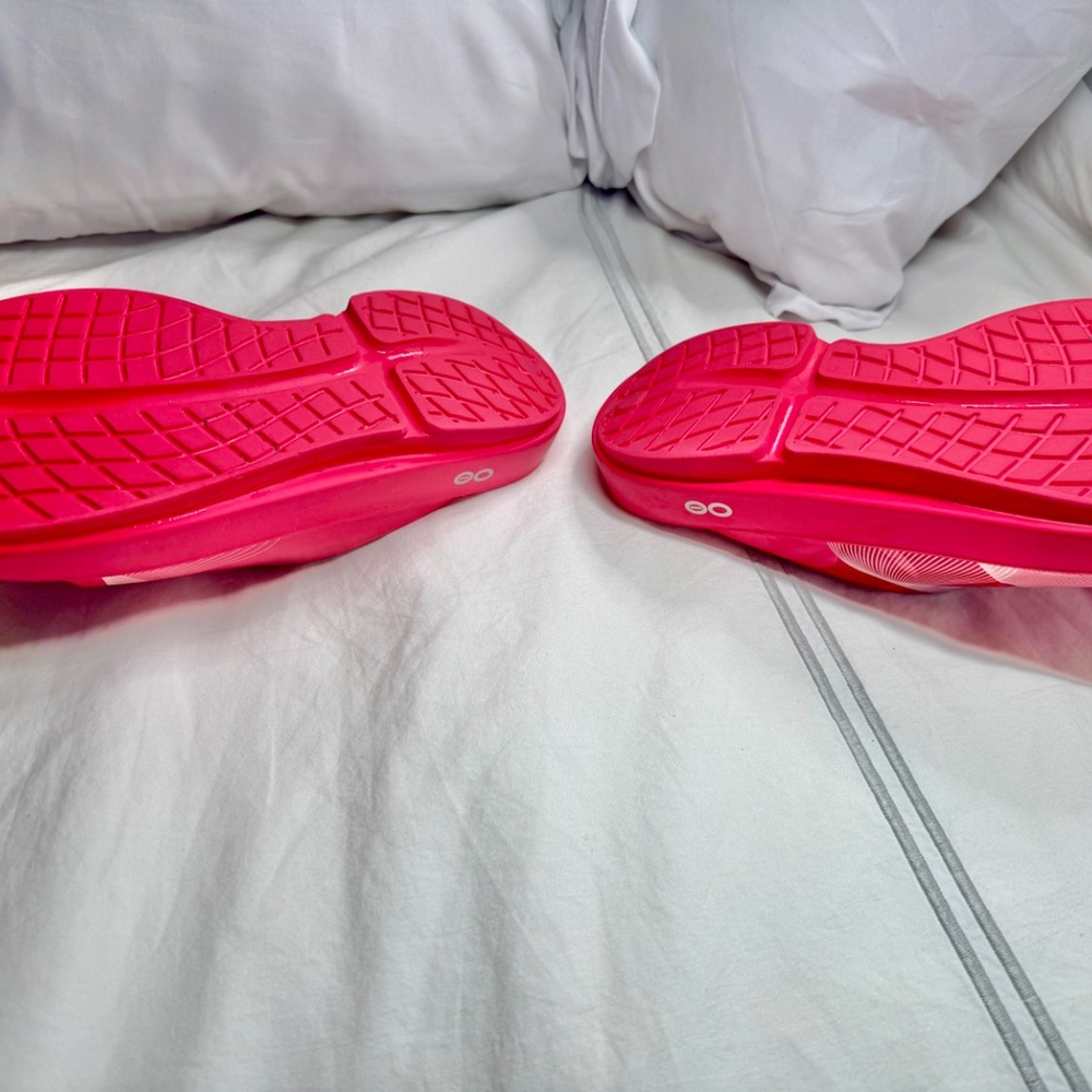 OOFOS OOAHH LIMITED SLIDE SANDAL - NEON BERRY BREEZE hot pink - Picture 7 of 7